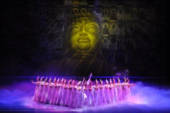 香港將舉辦兩百多項(xiàng)活動(dòng)慶?；貧w19周年 《絲路花雨》連演3場(chǎng)