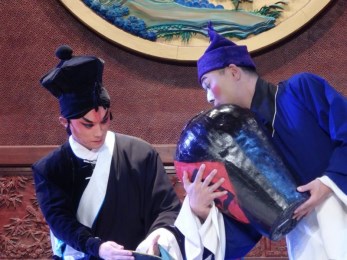 甘肅省京劇院、青海省京劇院聯(lián)合演出《賣水》、《武松打虎》、《霸王別姬》