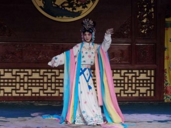省京劇傳統(tǒng)戲《巡營》、《天女散花》、《擊鼓罵曹》在東風(fēng)劇院精彩演出