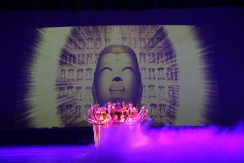 一舞傾城——經(jīng)典舞劇《絲路花雨》添彩廣州中醫(yī)藥大學60周年校慶
