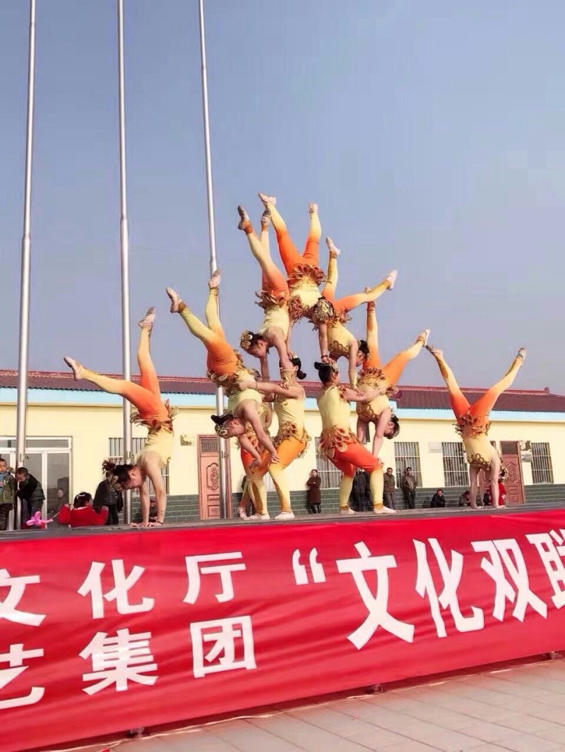數(shù)九天正寒  文化情送暖——記省文化廳、省演藝集團(tuán)、省雜技團(tuán)“文化雙聯(lián)，歡樂萬家”暖冬行動