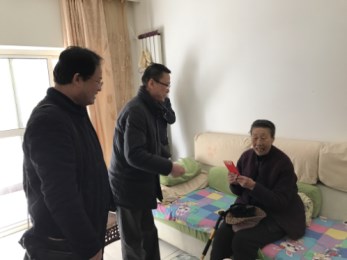 演藝集團(tuán)、省曲藝團(tuán)領(lǐng)導(dǎo)看望慰問(wèn)徐玉蘭老師