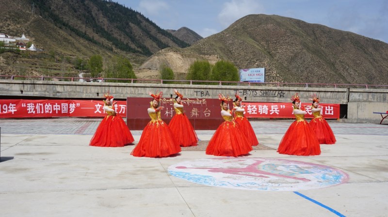 甘肅演藝集團(tuán)2019“我們的中國夢”——文化進(jìn)萬家暨隴原“紅色文藝輕騎兵”省雜技團(tuán)小分隊赴甘