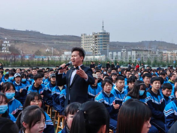 甘肅演藝集團(tuán)歌舞劇院“慶百年華誕，譜隴原新篇”2021年“我們的中國夢(mèng)”——文化進(jìn)萬家暨“隴原紅色文藝輕騎兵”惠民演出在路上