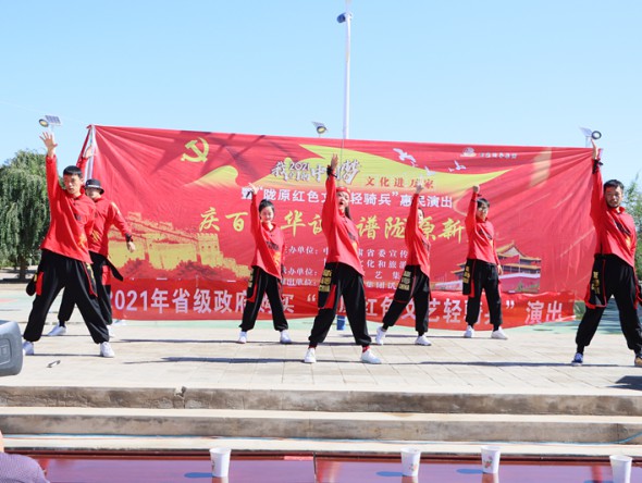 隴原紅色文藝輕騎兵為民勤人民獻上 “精神食糧”“文化大餐”